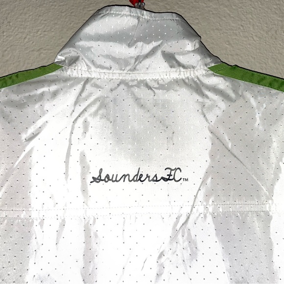 NWT Women’s Seattle Sounders White Lightweight Windbreaker Jacket Sz L - Picture 8 of 8